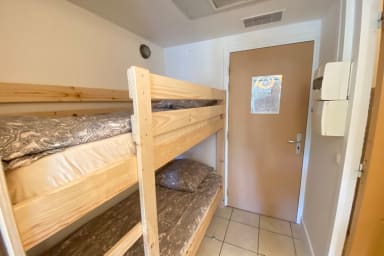 Coin nuit avec draps fournis