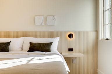 King-size bed, sleeps 2 (Cool Gel Chill memory foam mattress)