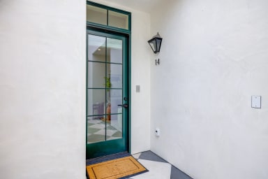 Personalized access code for a secure arrival