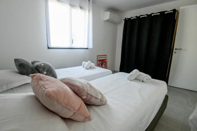 Chambre 2 / Bedroom 2