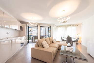 3P piscine, parking et plages à 100m