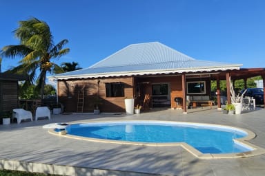 Photo de Villa en location saisonnière à Moule en Guadeloupe 