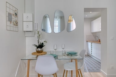 Table à manger pour des moments conviviaux ou de travail