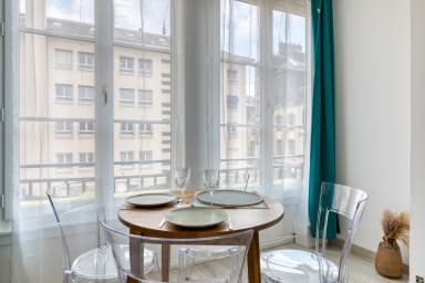 Table à manger pour des moments conviviaux ou de travail