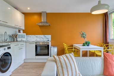 Table à manger pour des moments conviviaux ou de travail