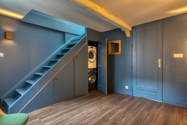 Espace d'accueil avec buanderie