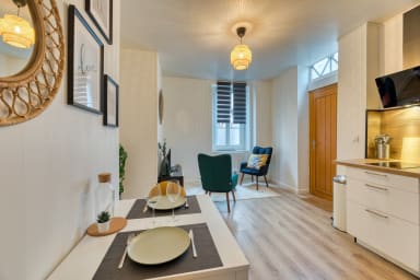 Table à manger pour des moments conviviaux ou de travail