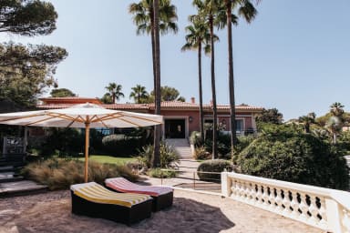 location-famille-prestigieuse-villa-boussole-cote-dazur-exterieur