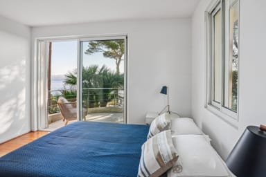 location-famille-prestigieuse-villa-boussole-cote-dazur-chambre