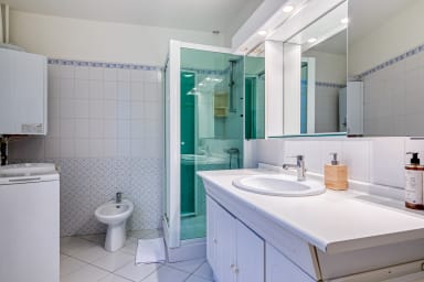 Salle de Bain avec douche