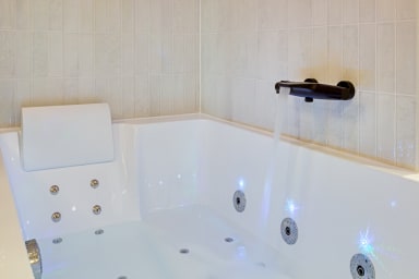 Baignoire balnéo