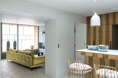 location-luxe-maison-asmira-paris-ternes-cuisine-salon