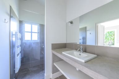 bathroom 5