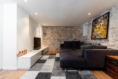 rental-family-prestigious-maison-lumea-paris-television