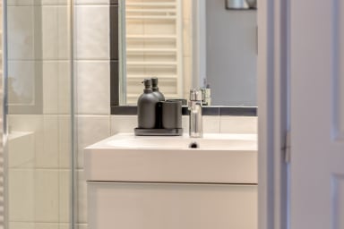 Salle de Bain avec douche