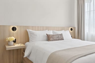 King-size bed, sleeps 2 (Cool Gel Chill memory foam mattress)