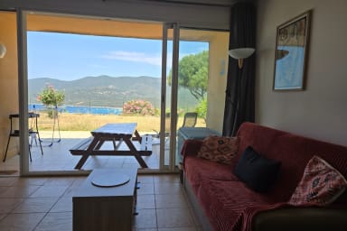 Lounge with sea view