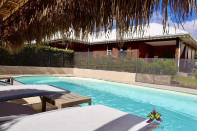 Photo de Bungalow en location saisonnière à Sainte-Anne en Guadeloupe 