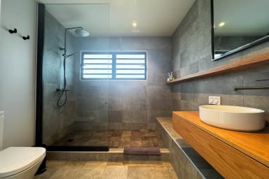 Salle de bain n°1 - Attenante de la Master Bedroom 