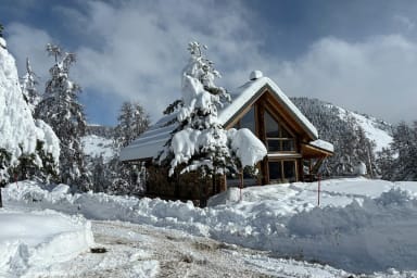 Charmant chalet, tout confort à 1 heure de Nice, aussi agréable l'été que...