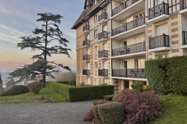 80 M² Apartment With Sea & Pool View – Sleeps 6 - Villers-sur-Mer