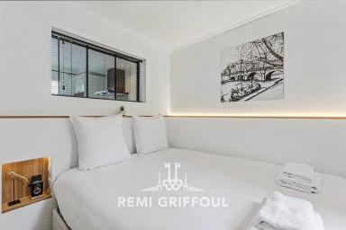 Chambre douillette avec linge soigné et touches déco pour votre confort chaque n