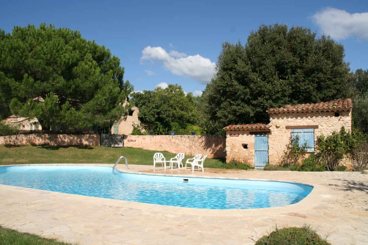 Immobilier La Farigoule, Location 8 personnes avec piscine partagée, nature et calme  