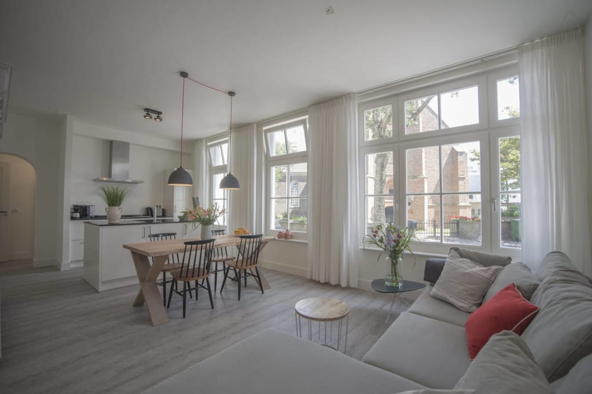 Luxury Apartment Downstairs In Amsterdam Area Smilinghost