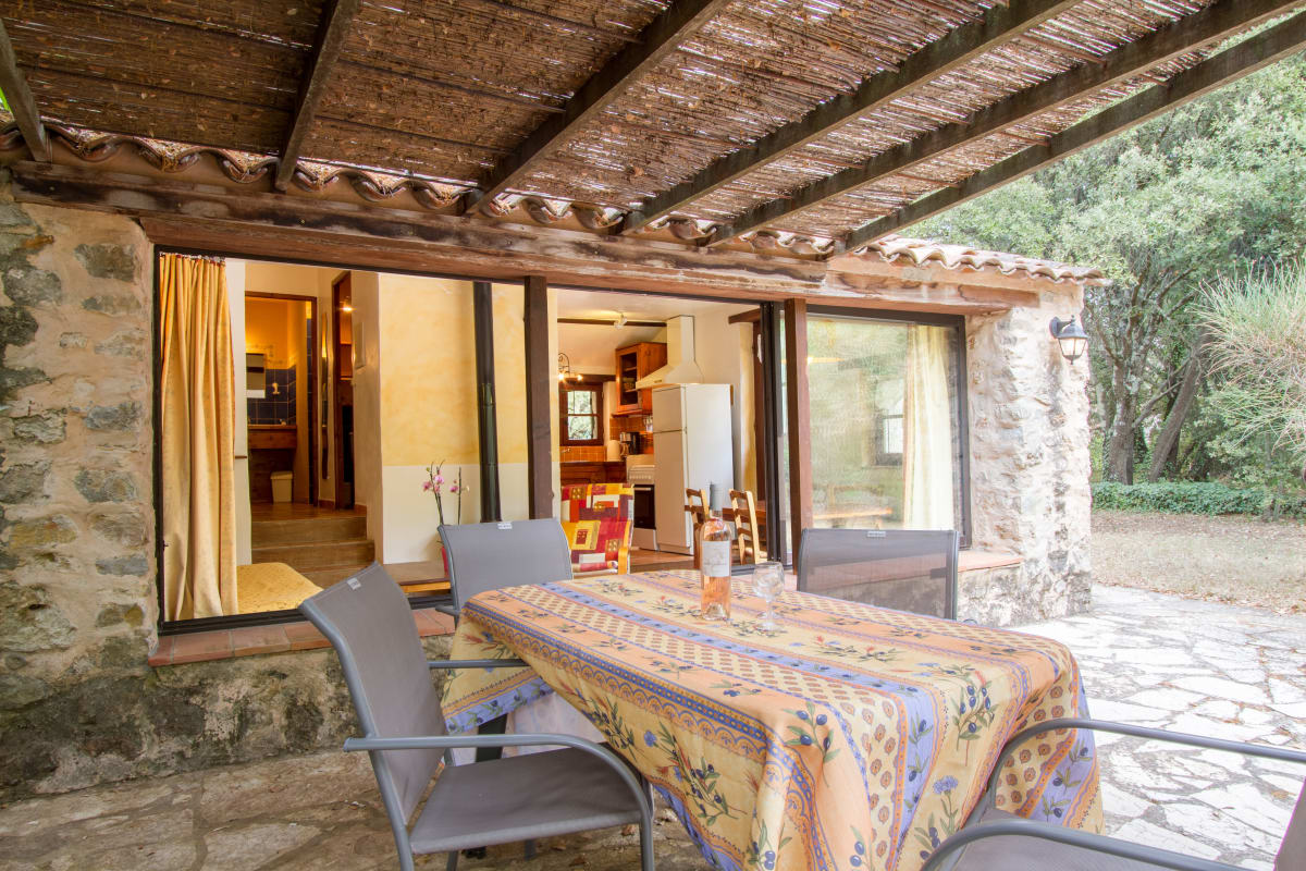 Maison   Lou Petarel, Mas Provençal typique avec piscine partagée, calme, nature