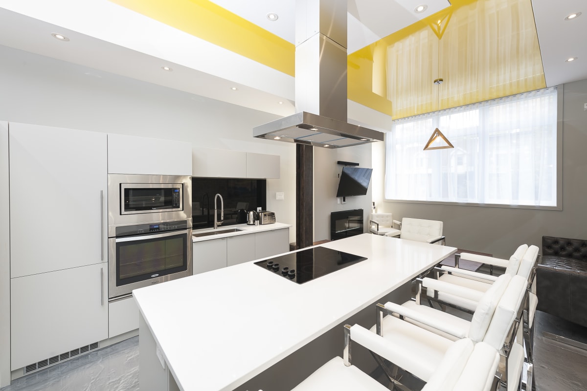 Appartement Moderne Pour Escapade En Couple A Montreal A Milton Parc Simplissimmo