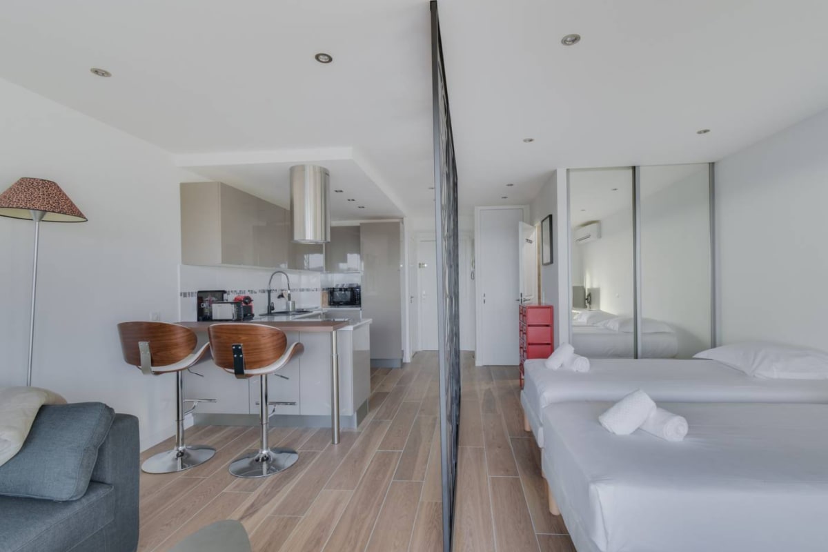 Appartement   Terrasse avec vue mer panoramique piscine parking Cannes Centre ☀LIVE IN CA