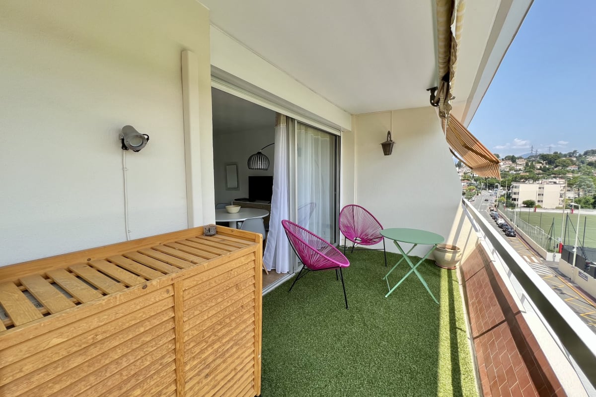 immobilier  Studio lumineux aux portes de Cannes