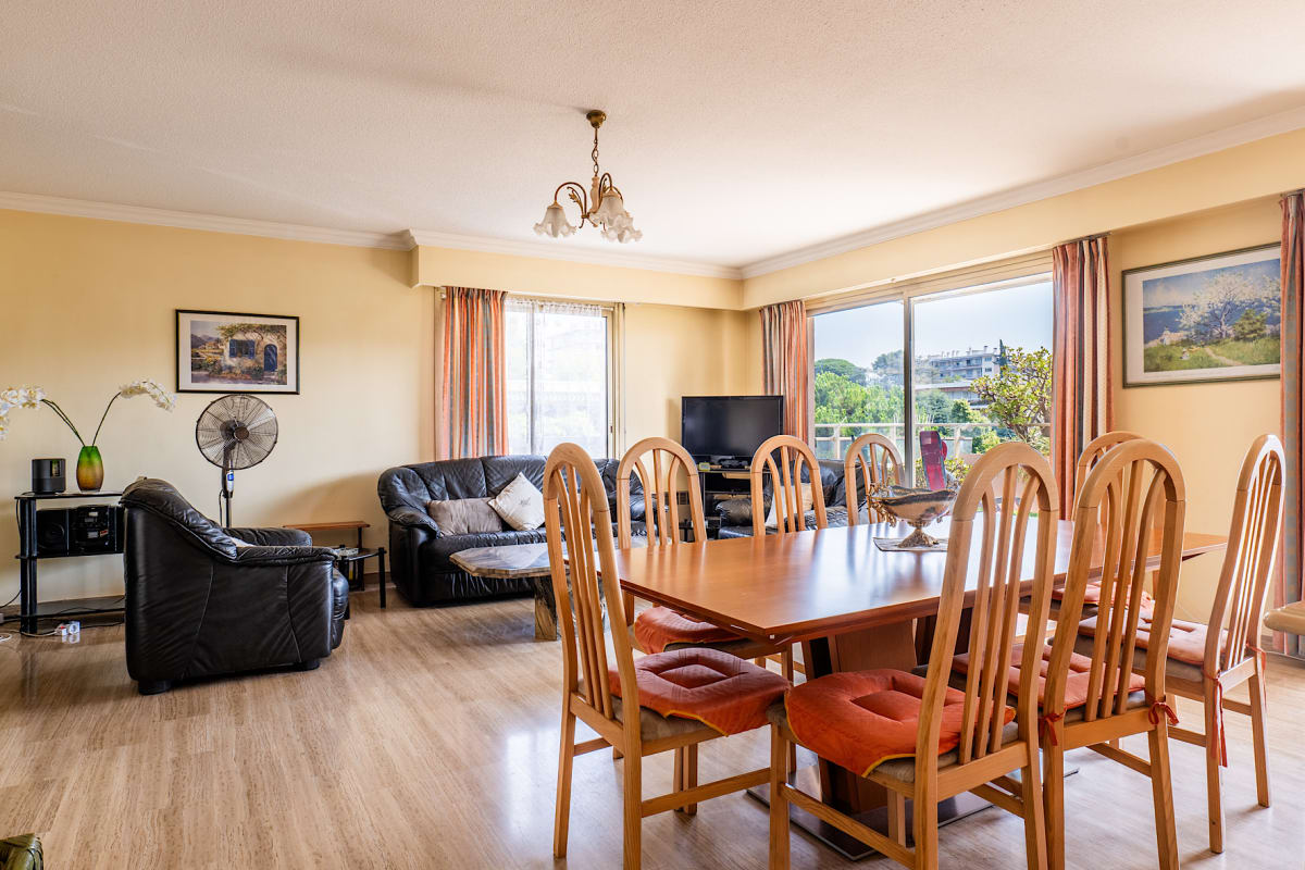  immobilier  Appartement avec piscine proche de la mer