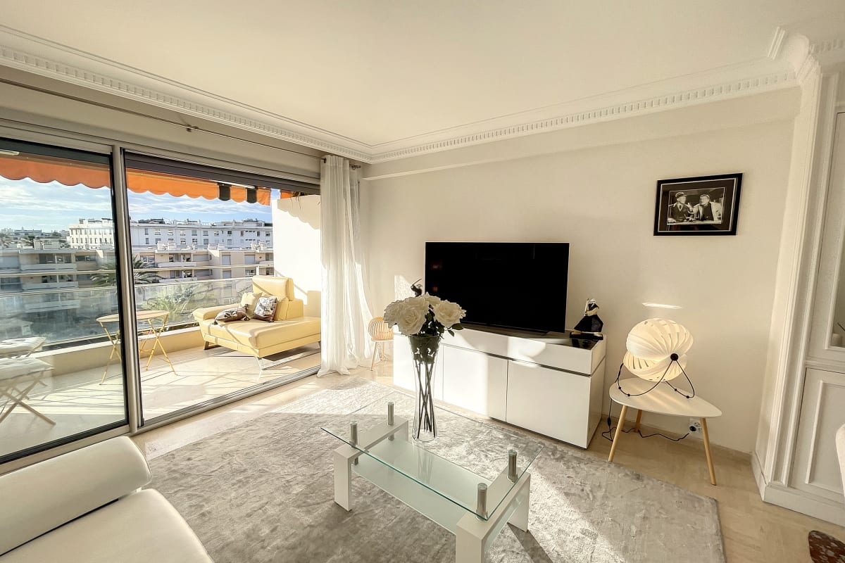  immobilier  Superbe 3 pcs premium vue mer Pointe Croisette Iles Lérins Olam Properties