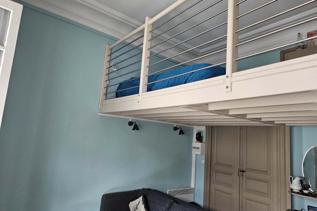 Studio avec mezzanine dans villa du 19eme, parking 