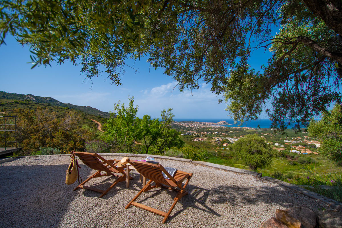 Appartement   Maisonnette en plein maquis, vue splendide à 5 min du centre et de la plage