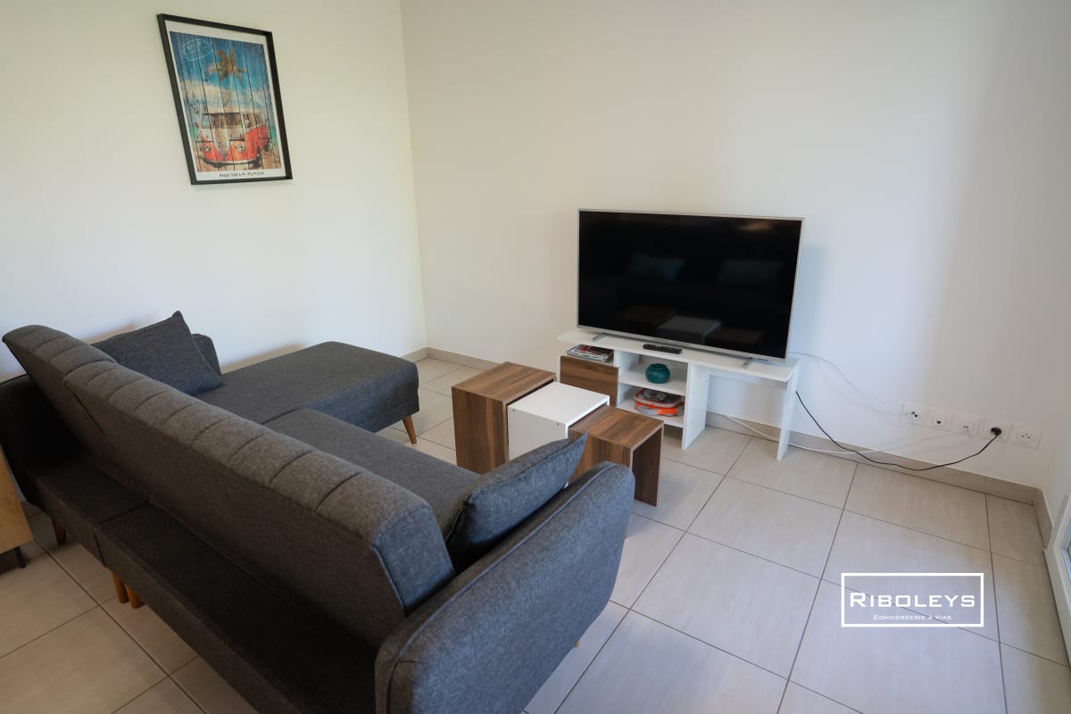 Appartement   T4 climatisé avec piscine à 400m de la mer