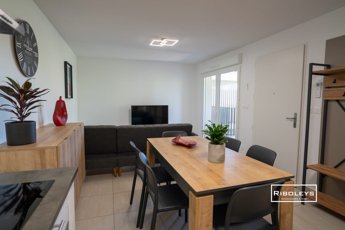 Appartement T4 climatisé avec piscine à 400m de la mer 