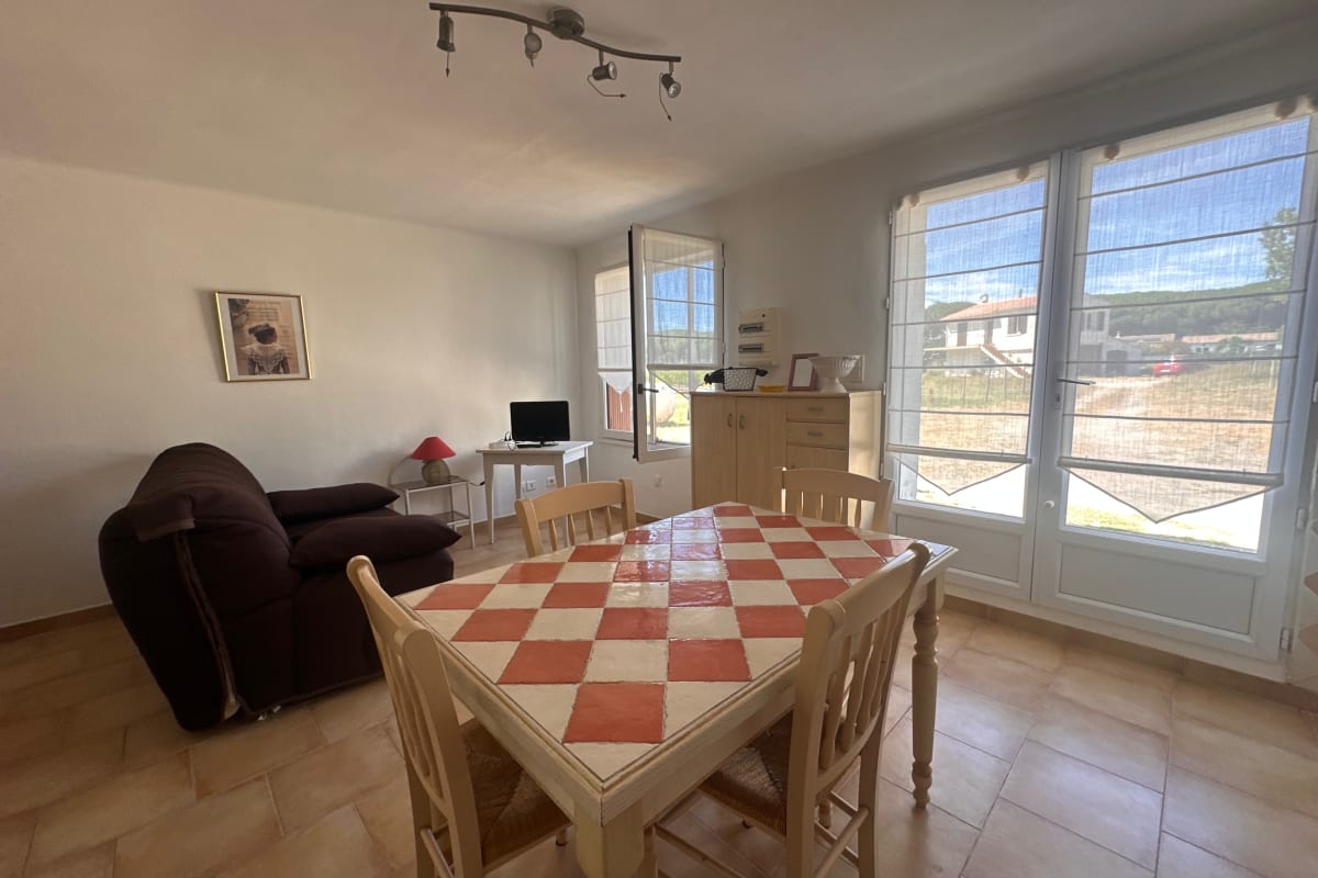 Gîte de la Cave – Charme provençal avec jardin à Aigues-Mortes 