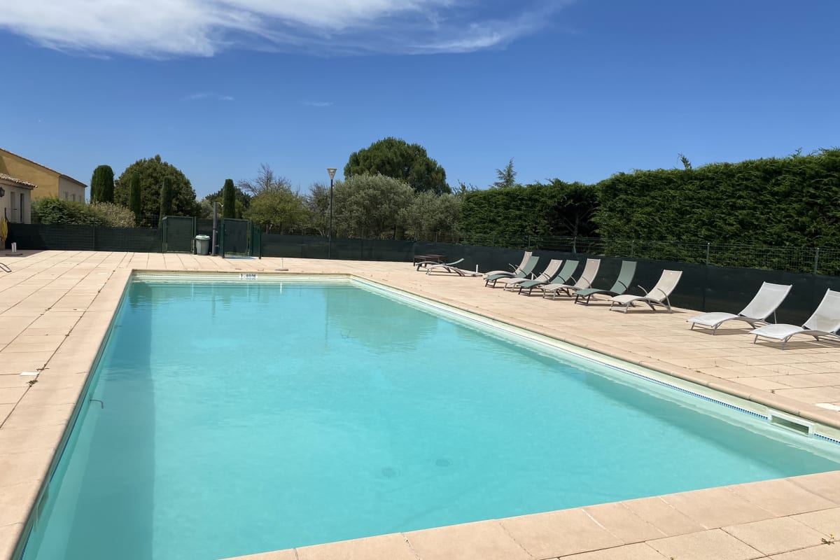 04B3: Beau T3 au coeur des lavandes - piscine