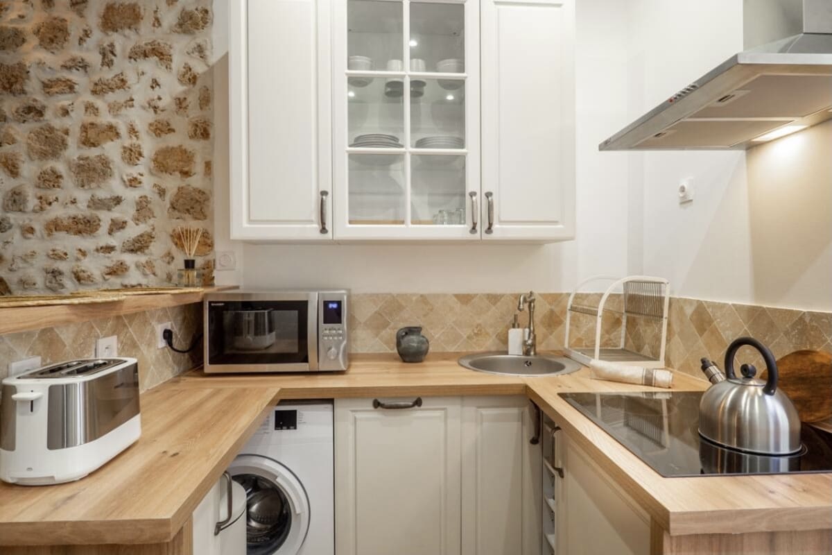 Appartement   Joli studio climatisé - Vieil Antibes