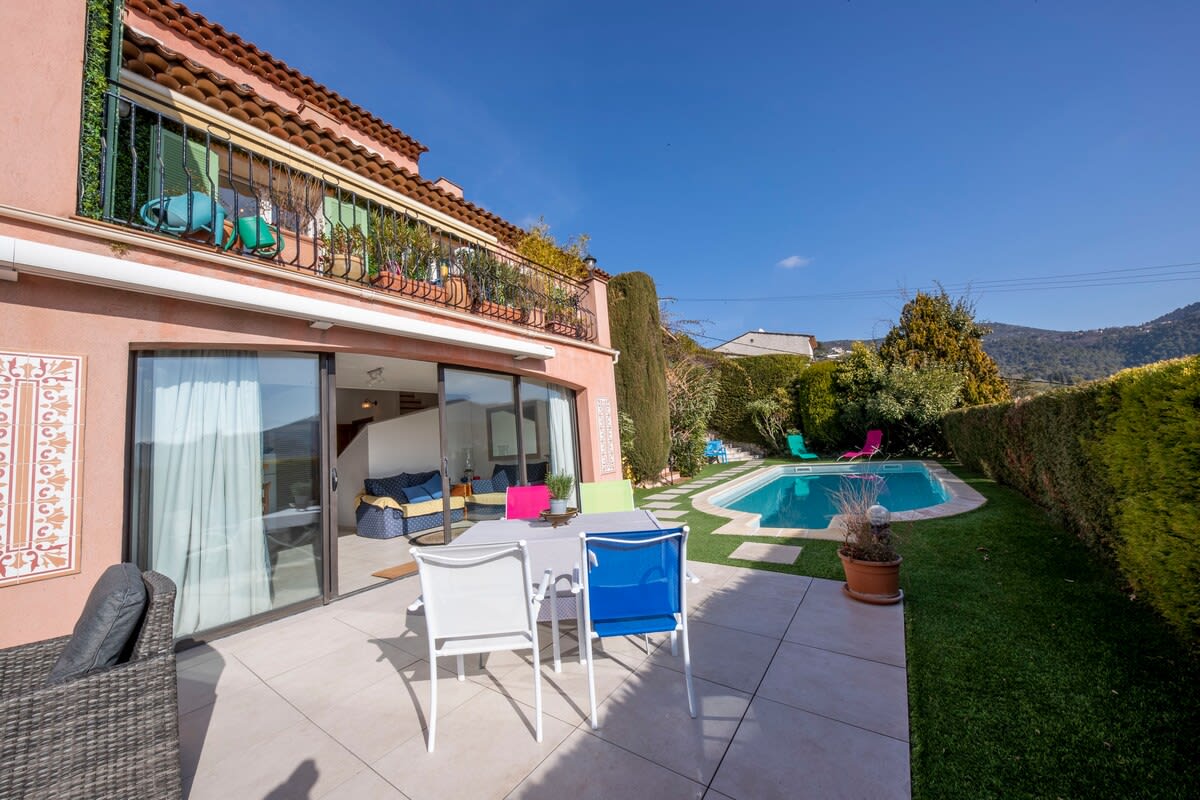  immobilier  06C-Villa 8 pers avec piscine -arrière pays niçois