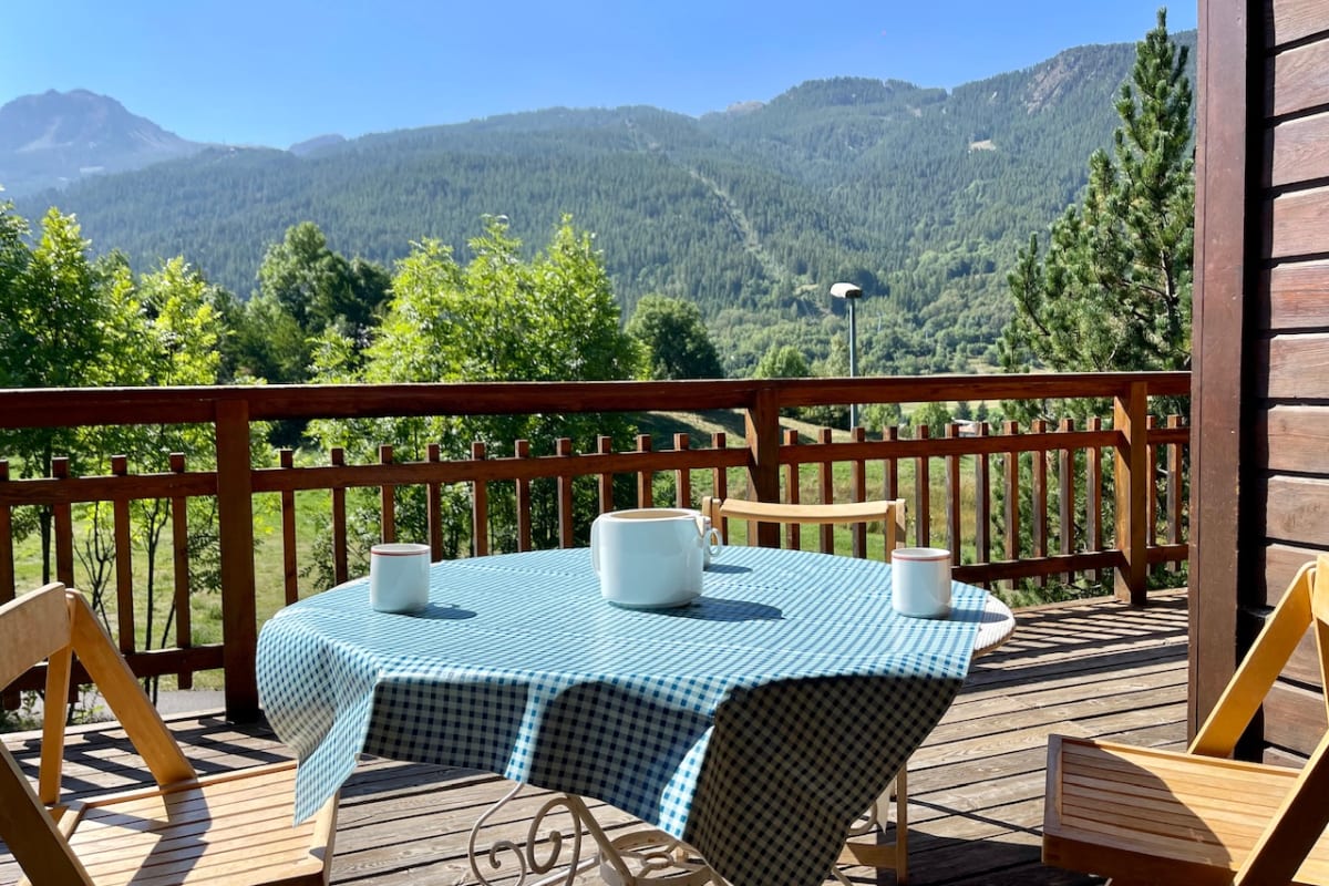  Chalet Chalet alpin avec cheminée, terrasse et jardin