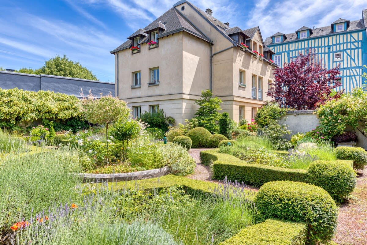Rafael F2 Bourgeois avec Jardin