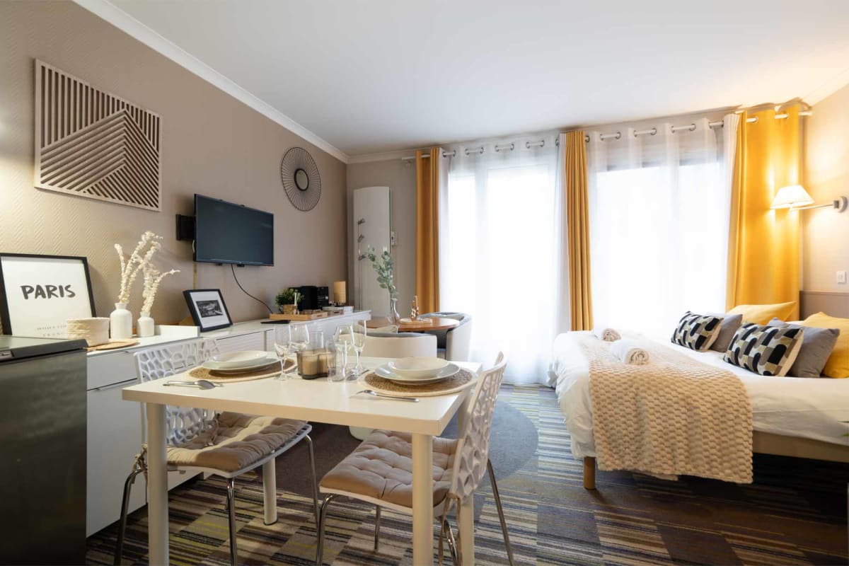  Paris Porte de Versailles Cosy Lodge 1 Appart hôtel parking, wifi 4 pers 