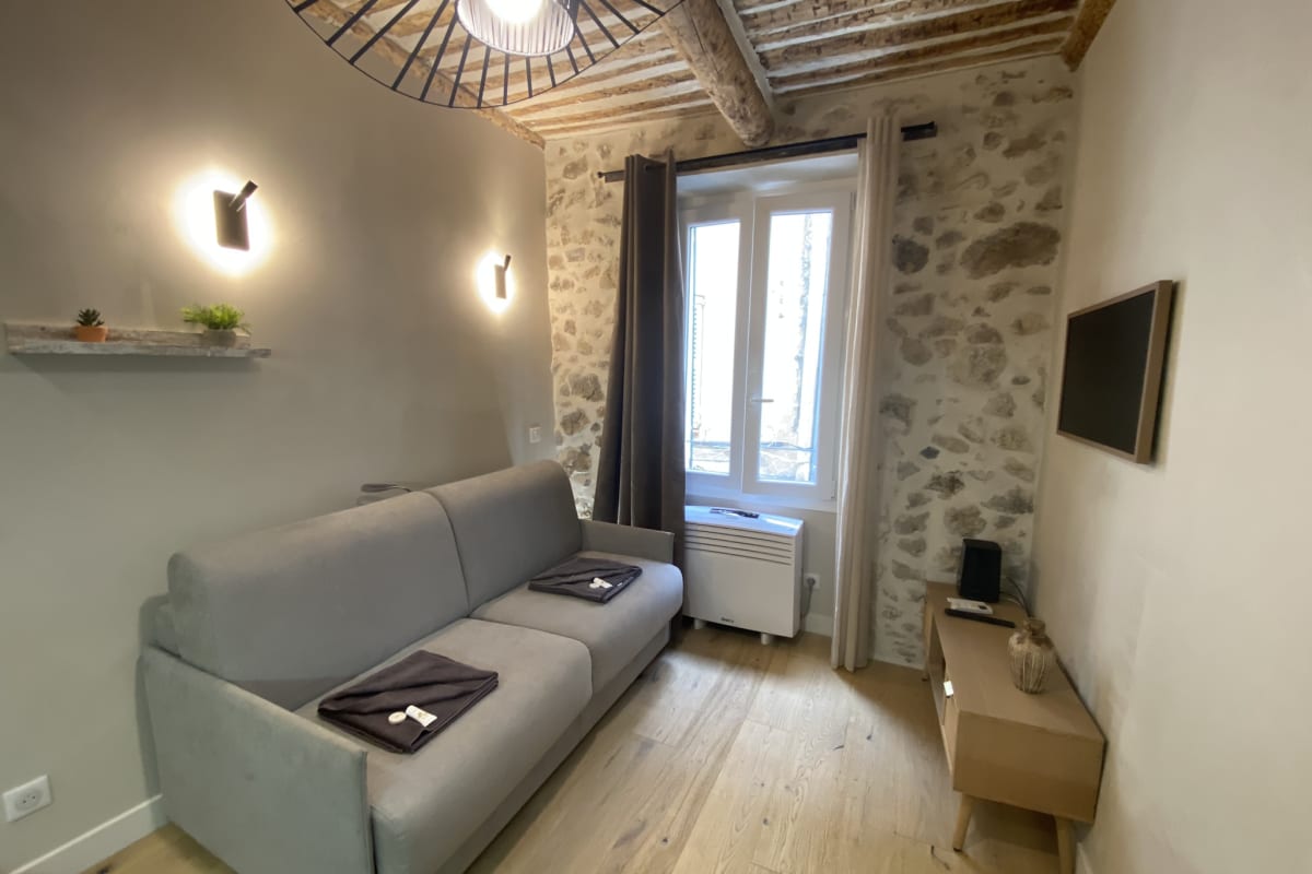 Immobilier 06CK : studio cosy au coeur du Vieil Antibes  