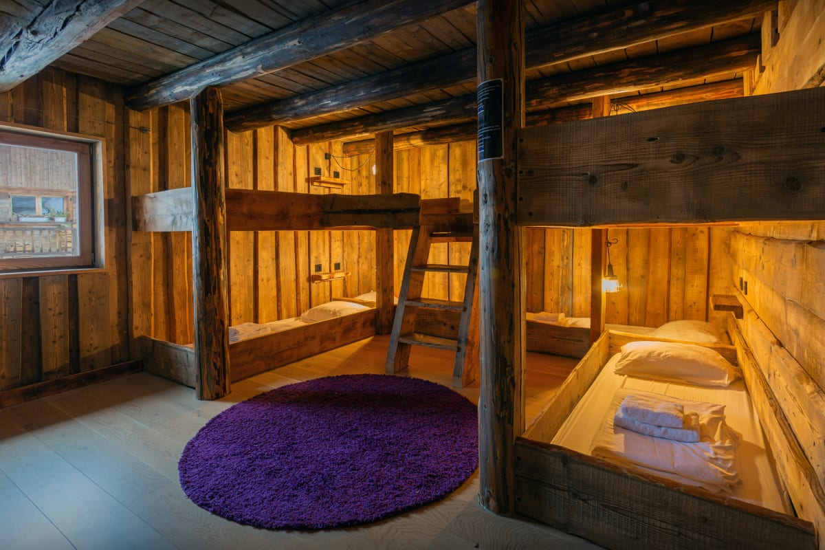 Chalet   Chalet pour 15 (10 adultes) - bain nordique & hammam - OVO Network