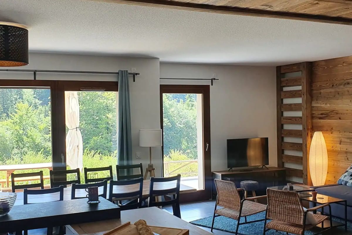 Appartement avec terrasse, 8 pers, centre village 