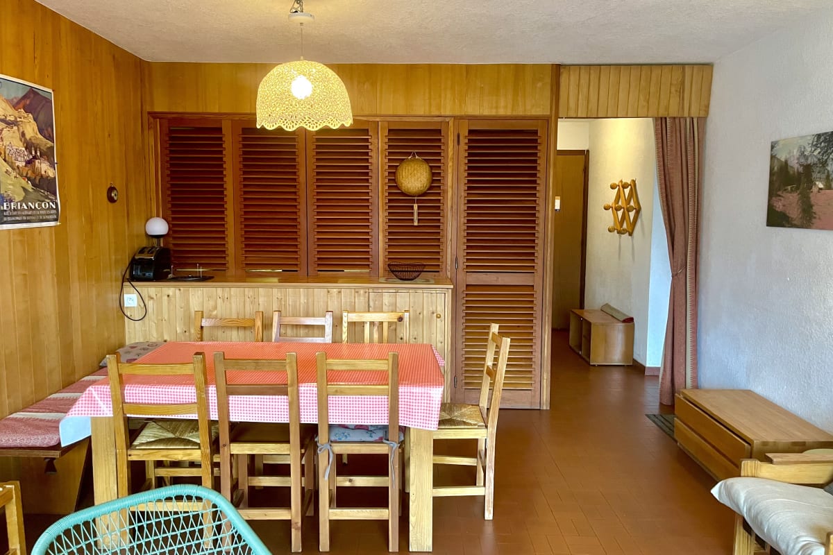Appartement   Joli T3 avec loggias plein Sud , proche des pistes