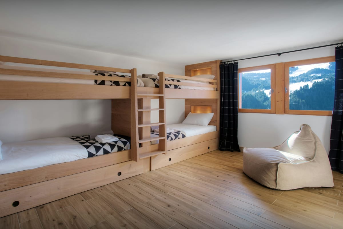 Immobilier Vacances avec piscine estivale, jacuzzi & sauna - OVO Network  